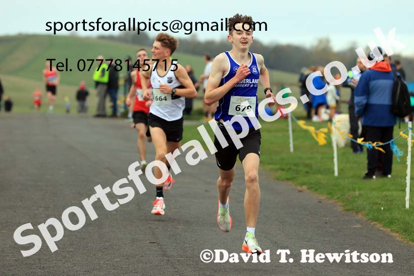 Mens and Womens under-17s 2024 Heaton Memorial Road Race, Newcastle Town Moor, Newcastle.   Photo: David T. Hewitson/Sports for All Pics